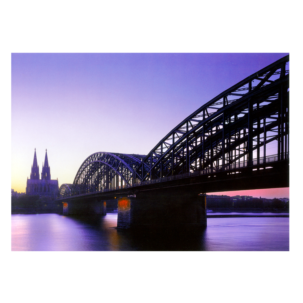 Der Kölner Dom mit Hohenzollernbrücke (Dämmerung)